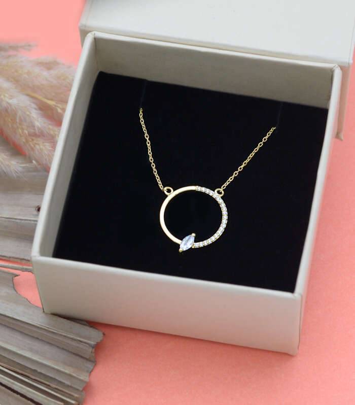 Loop Necklace